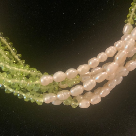 Wedding Jewelry White Oval pearls With Peridot 6 Strands 18” - Picture 3 of 5